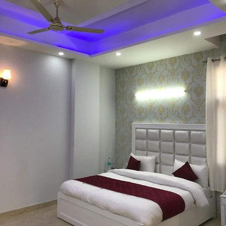 Hotel O The Grand Palace Ghaziabad Bagian luar foto