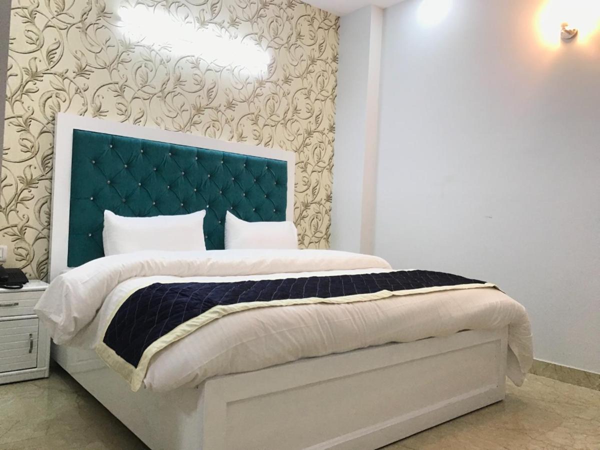 Hotel O The Grand Palace Ghaziabad Bagian luar foto