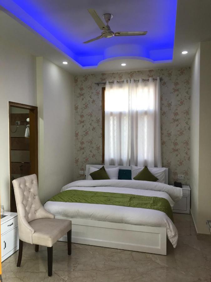 Hotel O The Grand Palace Ghaziabad Bagian luar foto