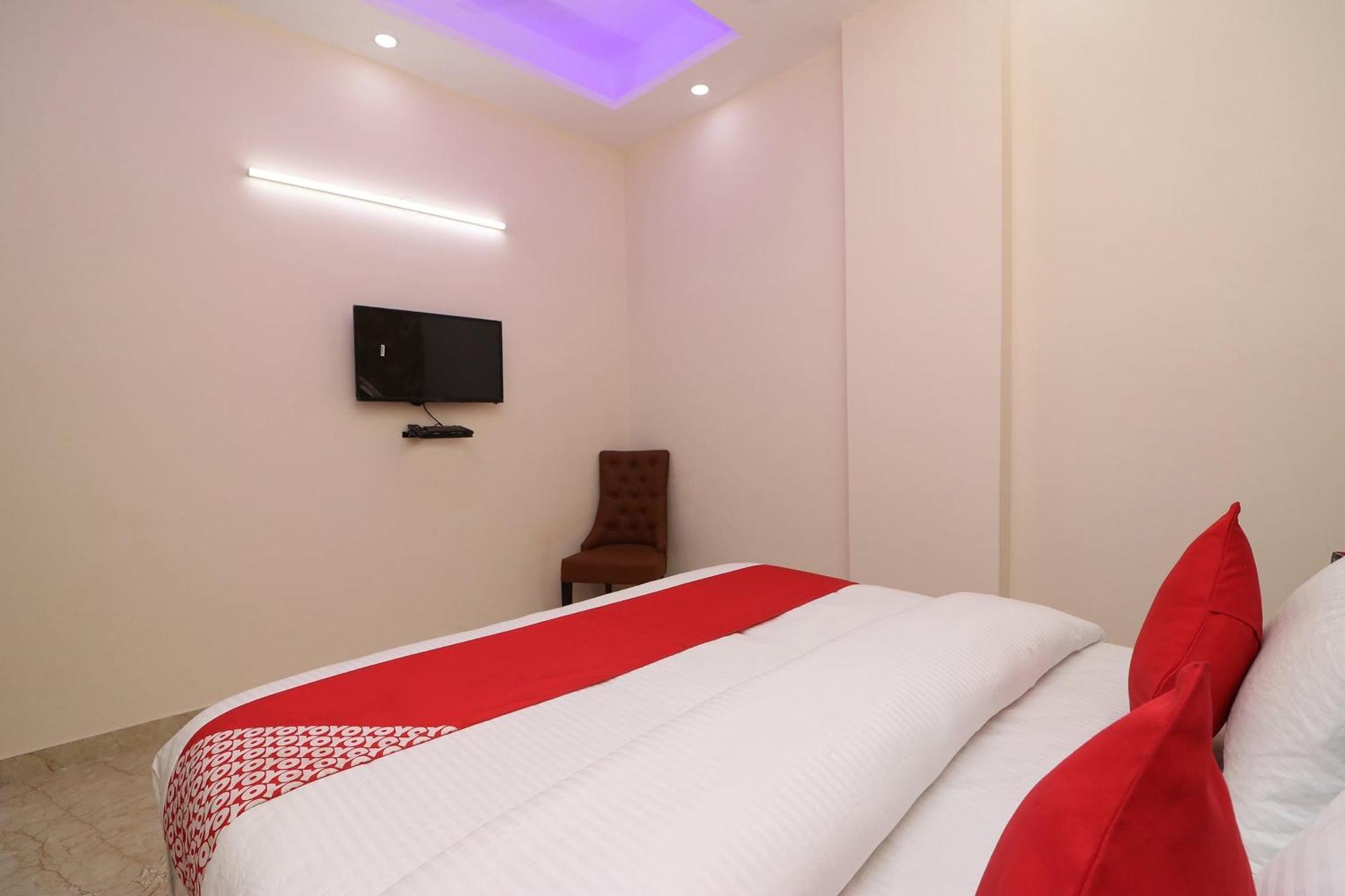 Hotel O The Grand Palace Ghaziabad Bagian luar foto