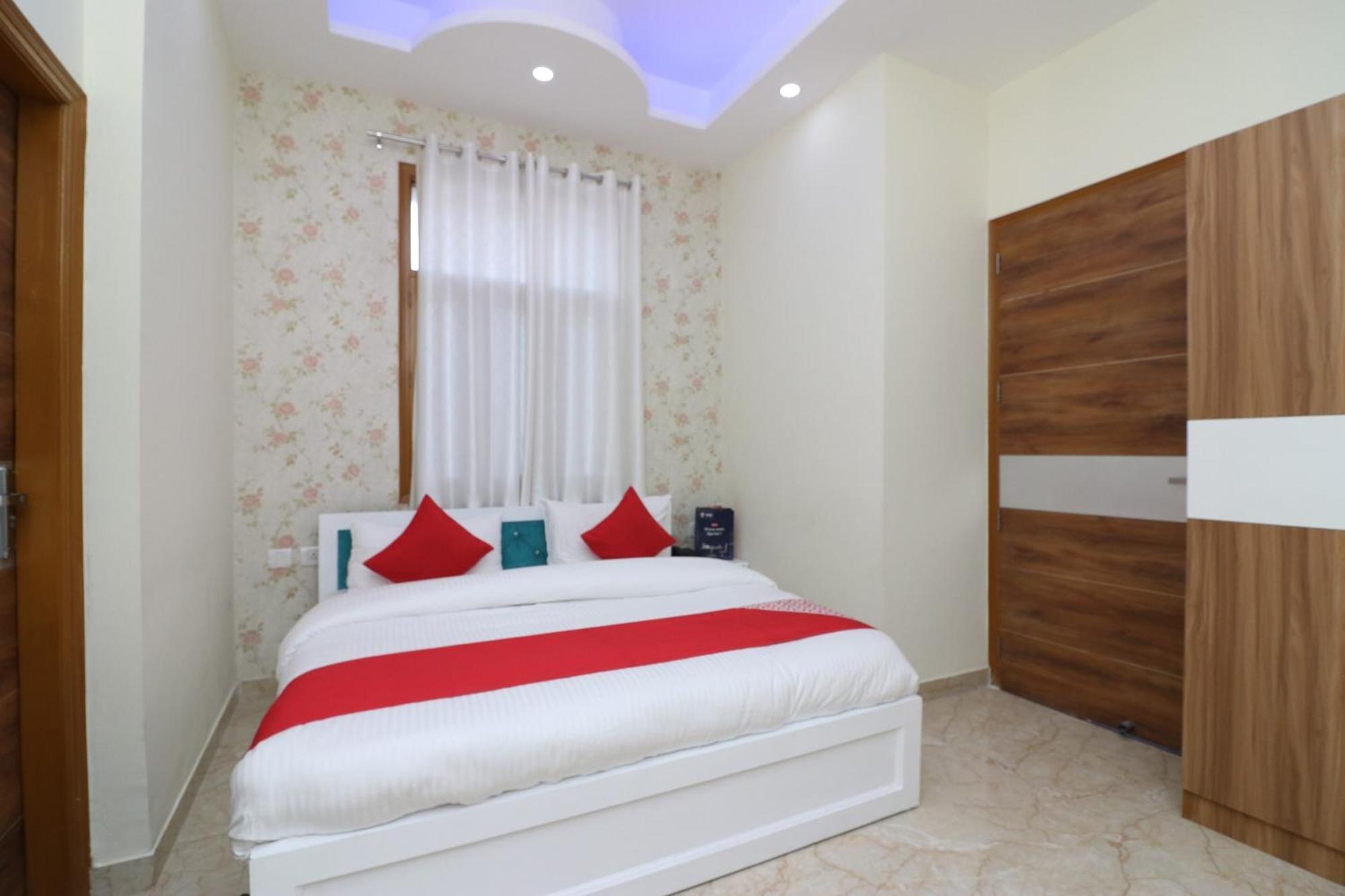 Hotel O The Grand Palace Ghaziabad Bagian luar foto